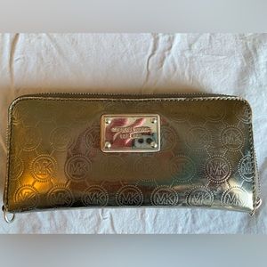 Michael kors wallet